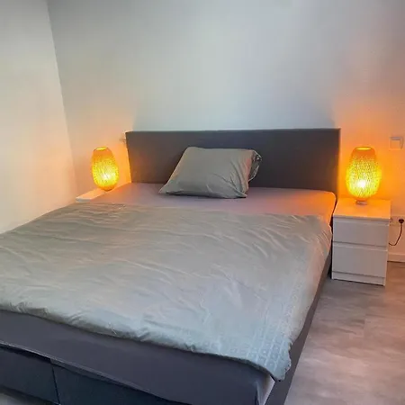 Апартаменты Luxurioese Loft Mit Garten Naehe Duesseldorf Messe