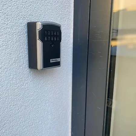 Апартаменты Luxurioese Loft Mit Garten Naehe Duesseldorf Messe Крефельд