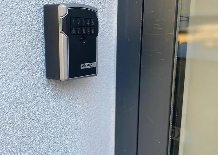 Апартаменты Luxurioese Loft Mit Garten Naehe Duesseldorf Messe Крефельд